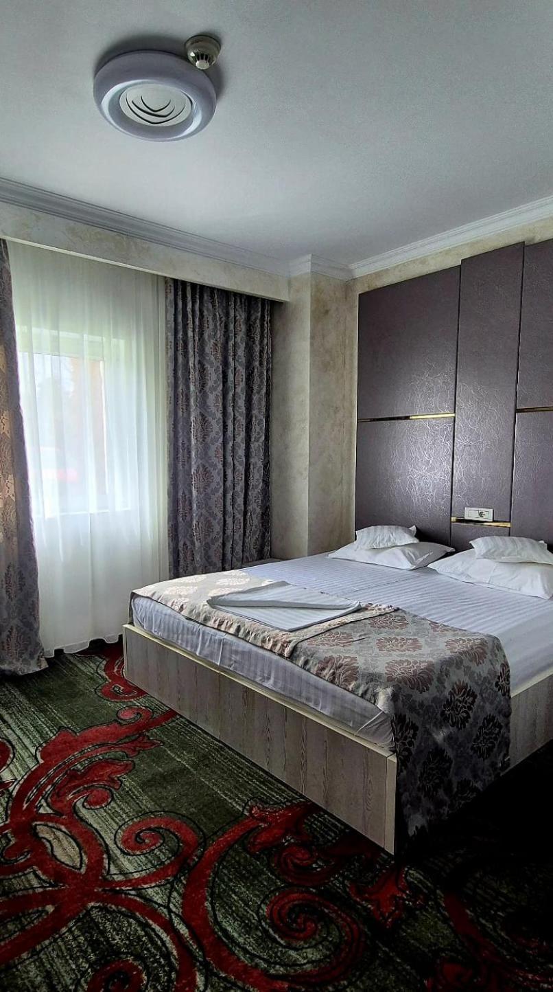Hostel Orhideea 부자우 외부 사진
