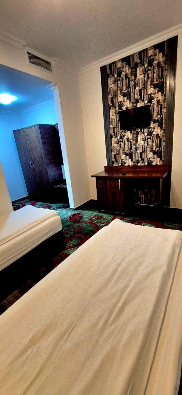 Hostel Orhideea 부자우 외부 사진
