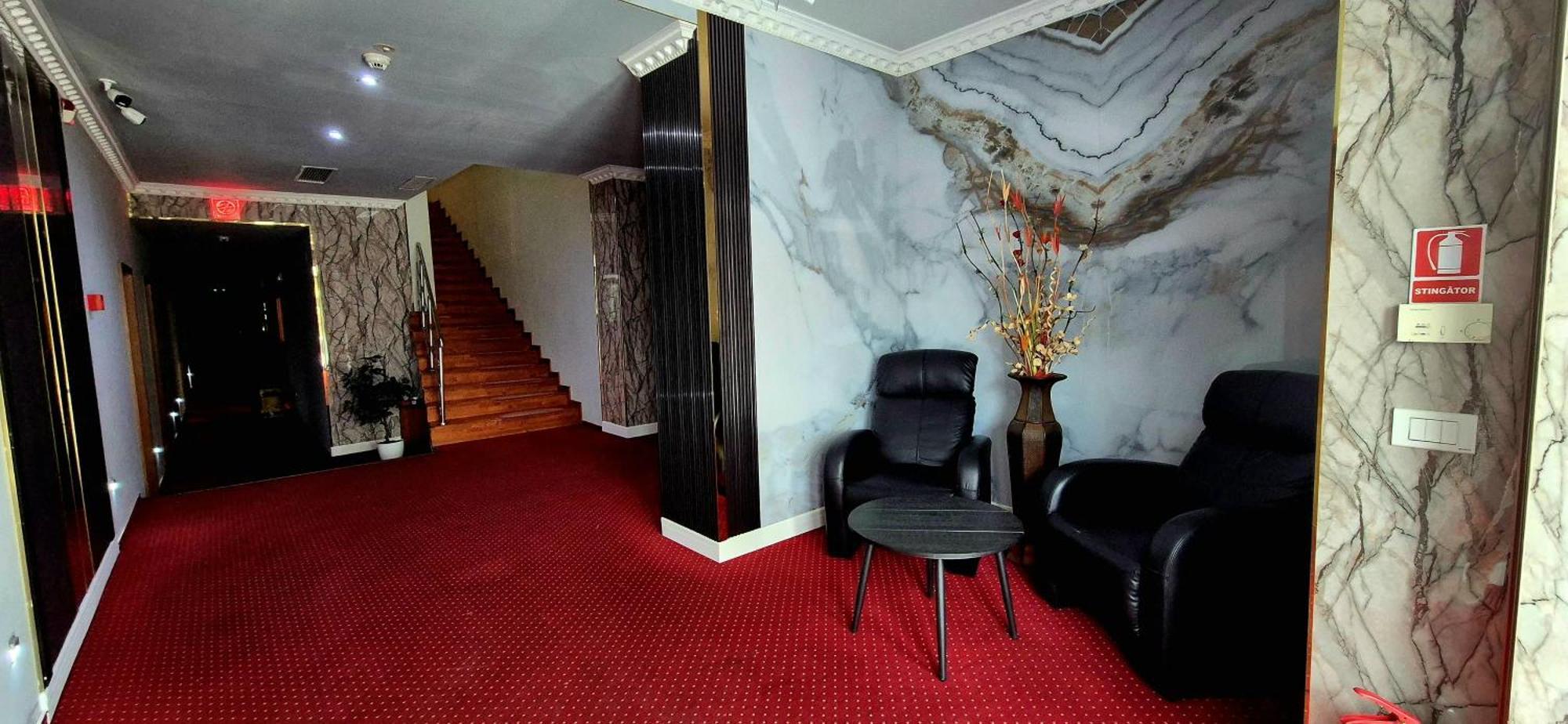 Hostel Orhideea 부자우 외부 사진